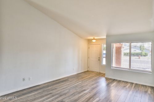 19032 4th Ave, Phoenix AZ  85027-5611 exterior