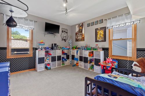 1015 76, Milwaukee WI 53214-3031 exterior