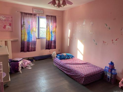 62 Chaucer Ct, Middletown NY 10941-1802 exterior