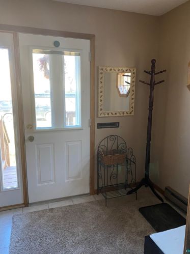 26 6 St, Duluth MN 55810-2240 exterior