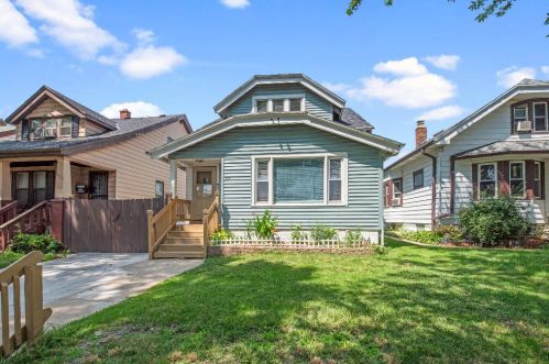 819 17th St, Milwaukee, WI 53204-1122