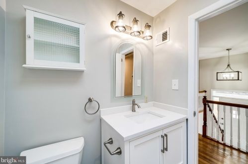 4110 Duvawn St, Alexandria VA 22310-2022 exterior