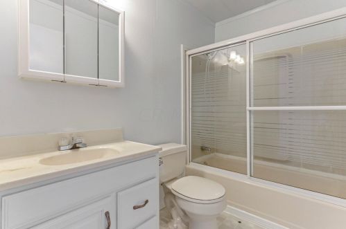 4306 Blacks Rd, Hebron OH 43025-9016 exterior