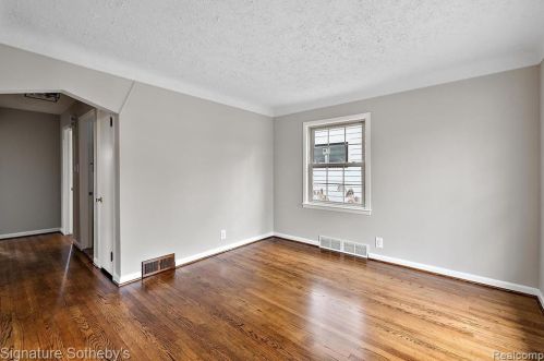 407 Bird Ave, Bham MI  48009-2009 exterior