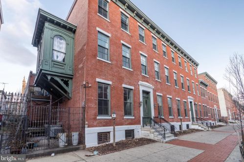 1705 Green St, Philadelphia PA  19130-4144 exterior