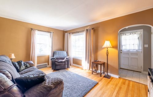 3758 5 Pl, Milwaukee WI 53204-3906 exterior