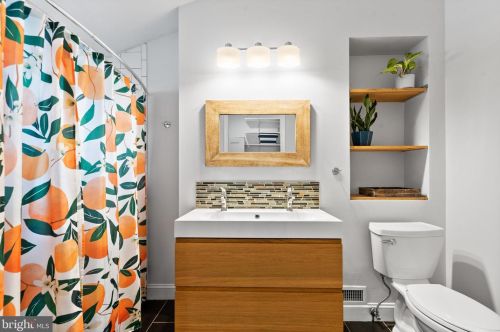 605 Catharine St, Philadelphia PA 19147-2909 exterior