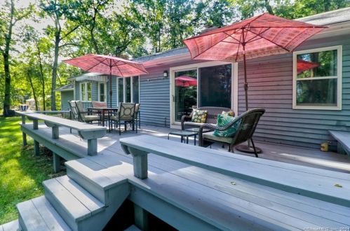 26 Dauria Dr, Seymour CT 06483-2305 exterior