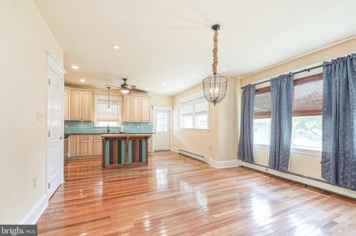 7017 Glenloch St, Philadelphia PA 19135-2223 exterior