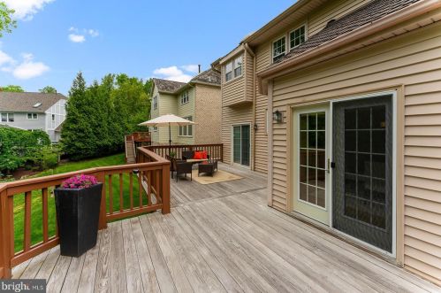 7726 Laurel Leaf Dr, Rockville MD 20854-1768 exterior