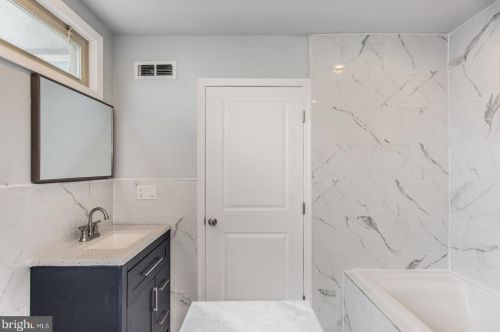 2037 Lawrence St, Philadelphia PA 19120-1828 exterior