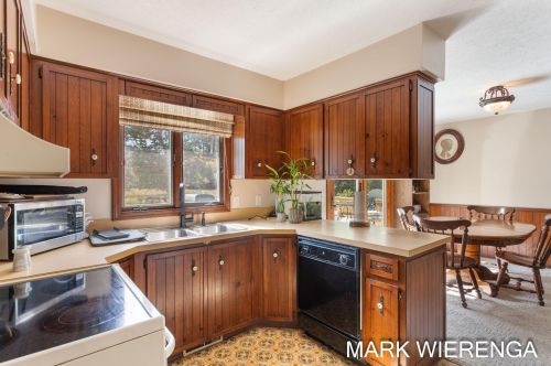 431 Mt Garfield Rd, Meskegon MI 49441-6000 exterior