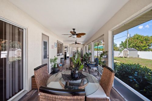 451 Raymond Ln, Fort Pierce FL  34983-1131 exterior