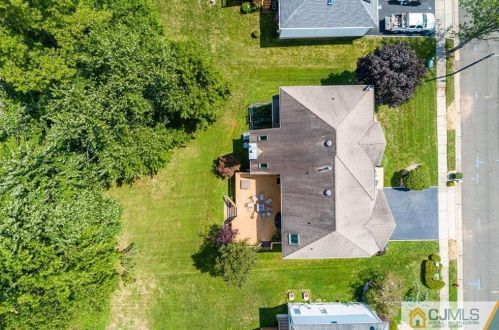 16 Sonia Ct, Edison NJ 08820-4443 exterior