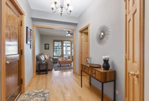 5323 Woodlawn Ave, Chicago, IL 60615-5211