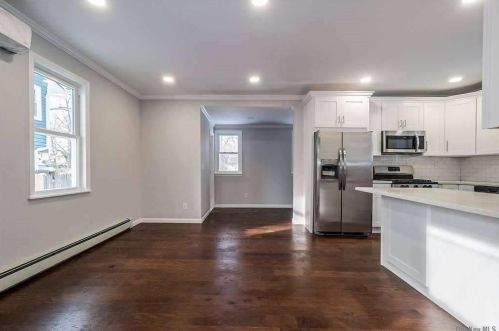 15 17 St, Huntington Station NY 11746-2913 exterior