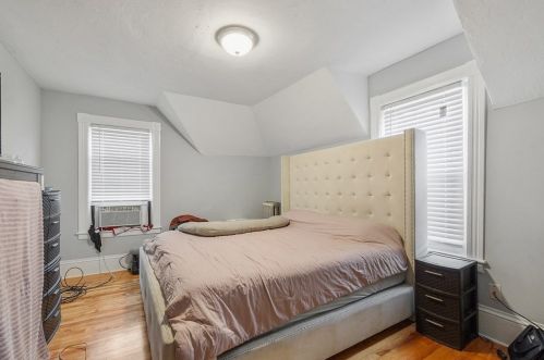 15 Isabella St, Worcester MA 01603-2122 exterior