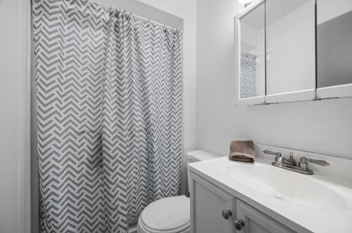 319 Wyoming St, Pittsburgh PA 15211-1739 exterior