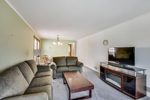 6147 Melvina Ave, Chicago IL 60638-4305 exterior