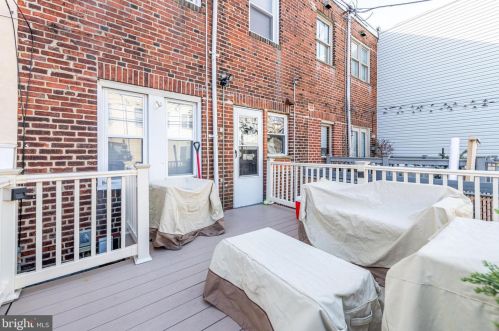 1011 Johnston St, Philadelphia PA 19145-4715 exterior