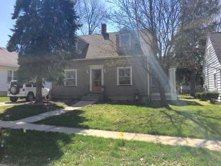 531 Forest Ave, Aurora IL  60505-2217 exterior