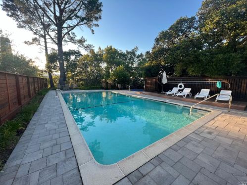 91 Milland Dr, Mill Valley CA 94941-4910 exterior