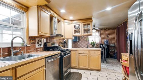 1908 Greymont St, Philadelphia PA 19116-3916 exterior