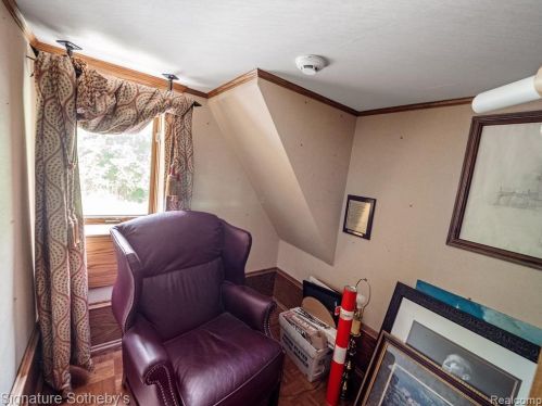 2009 Victoria Hl, Rochester MI exterior