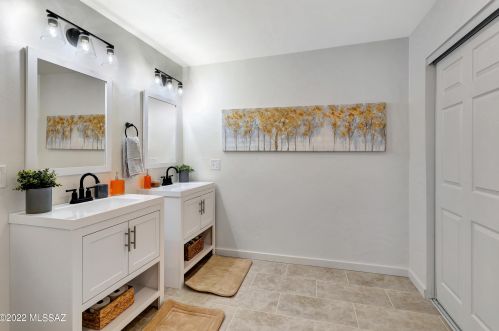 8257 Beverly St, Tucson AZ  85710-5931 exterior