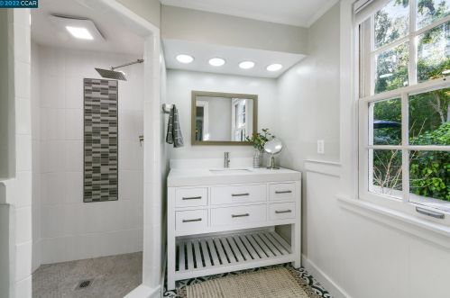 31 Ridge Park Ln, Concord CA 94518-1451 exterior