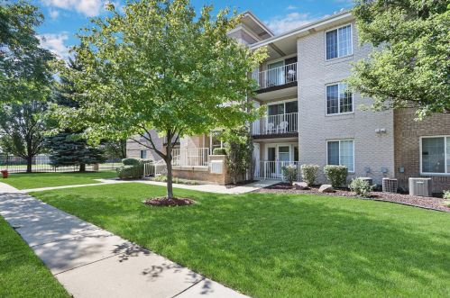 4244 76th St, Chicago, IL 60652-1375