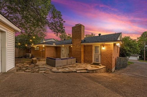 2551 El Cerrito, Dallas TX 75228-5911 exterior