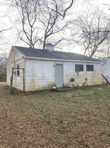 3104 Emerald Dr, Kalamazoo, MI 49001-4537