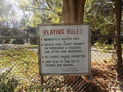 488 Ruddiman Dr, Meskegon MI 49445-3041 exterior