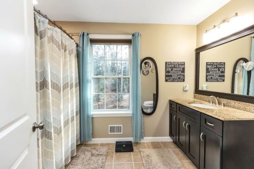 102 Bog Rd, Concord NH 03303-1008 exterior