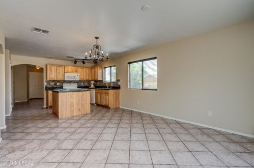 635 Emerald Key Dr, Green Valley AZ 85614-5251 exterior