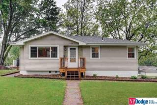 7329 Wood River Dr, Omaha, NE 68157-2168