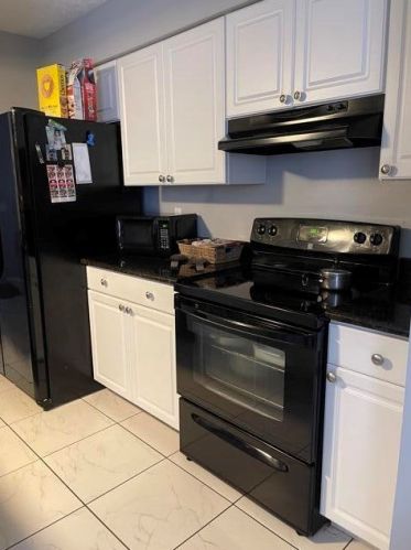 126 Thornhill Dr, Fort Pierce FL  34984-4463 exterior