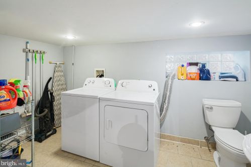 885 21 St, Philadelphia PA 19121-3901 exterior