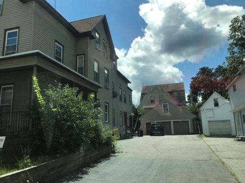 8 Lowell St, Worcester MA 01603-2607 exterior