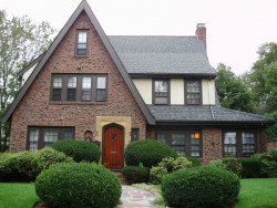 32 Arapahoe Rd, Newton, MA 02465-2203