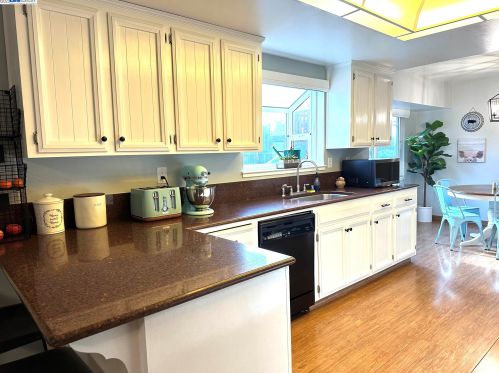 3671 Sanford St, Concord CA  94520-1356 exterior