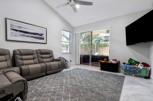 6617 25th Ter, Boca Raton FL  33496-2019 exterior