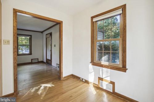 5823 Monticello Rd, Alexandria VA 22303-1302 exterior