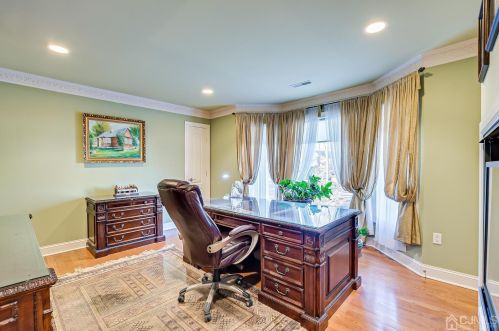 21 Southfield Rd, Edison NJ 08820-3141 exterior