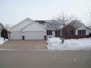 3708 Chestnut Ln, Appleton, WI 54915-4689