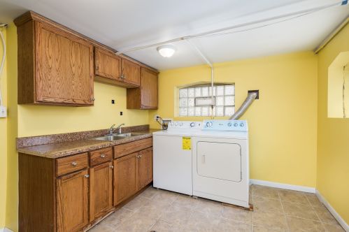 6645 Campbell Ave, Chicago IL 60645-5018 exterior