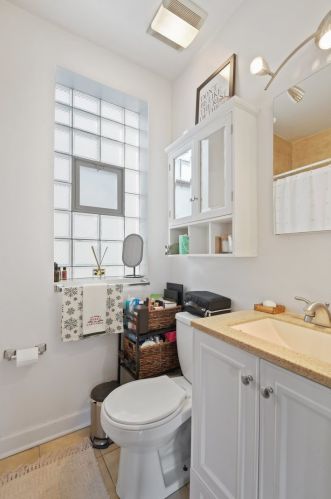 1702 Wolcott Ave, Chicago IL 60636-2126 exterior