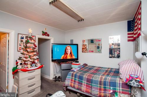 7316 Frankford Ave, Philadelphia PA 19135-3405 exterior