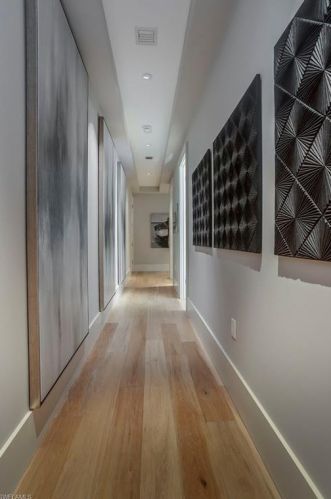 32 6 St, Naples FL 34102-0060 exterior